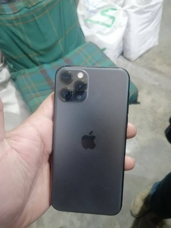 iphone 11 pro water pack 0