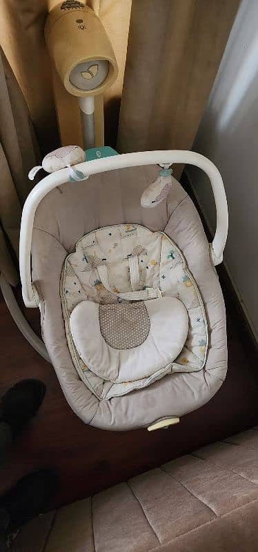 Joíe baby swing 0