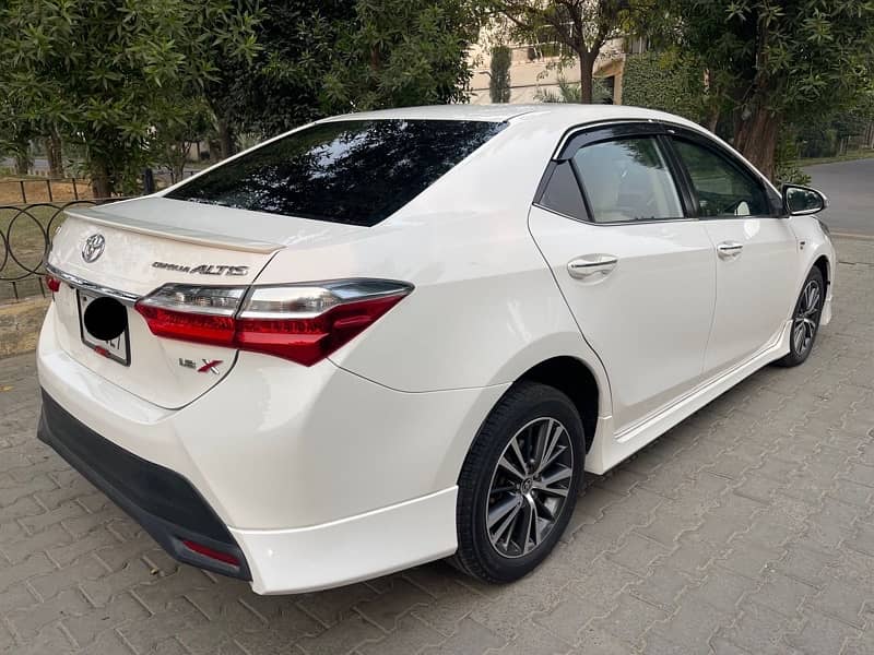 Toyota Altis Grande 2022 4