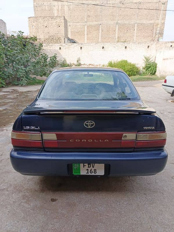 Toyota Corolla 1998 3