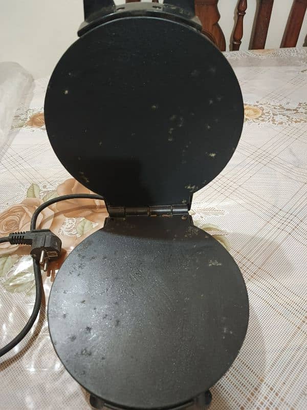 West Point roti maker 8inch 1200W WF6513 (price negotiable) 3