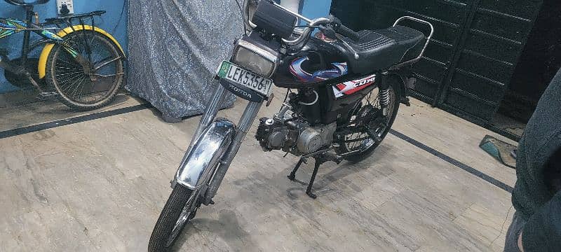 united 2011 model 70cc. fore sale 3