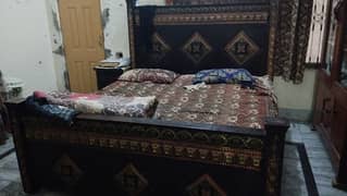 20 . hazar . . bed Nd 2 side table urjent sale 03135139591