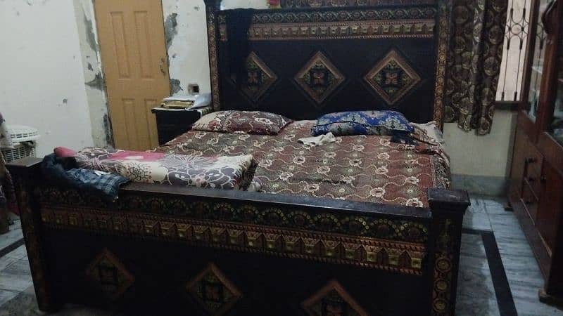 20 . hazar . . bed Nd 2 side table urjent sale 03135139591 0