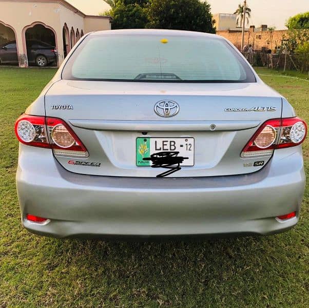 Toyota Corolla Altis 2012 3