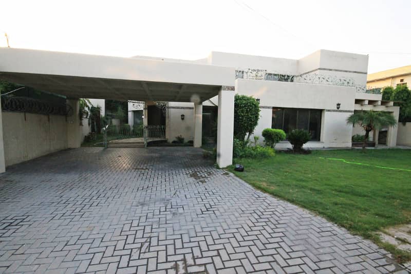 Cantt Properties offer 2 Kanal house with solar system availabel for rent in DHA phase 3 0