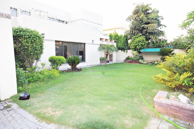 Cantt Properties offer 2 Kanal house with solar system availabel for rent in DHA phase 3 37