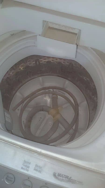 Dawlance automatic washing machine 1