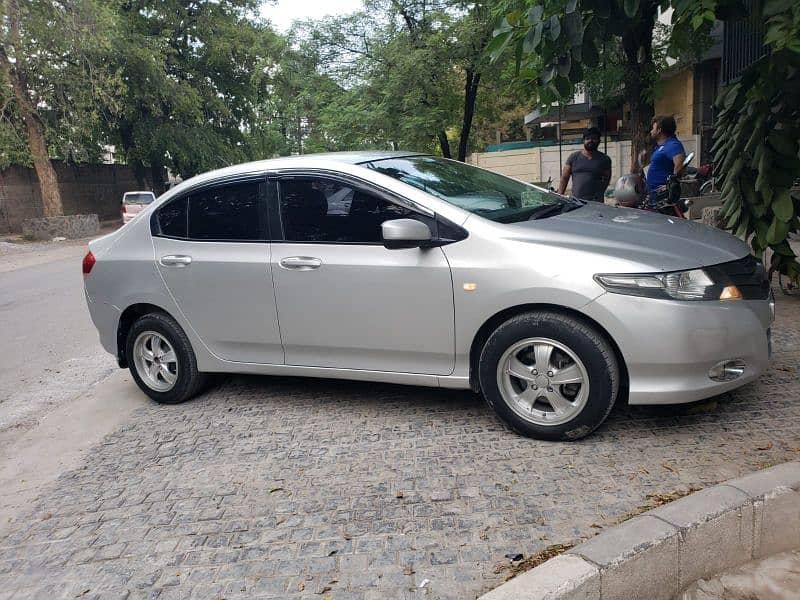 Honda City IVTEC 2011 manual 2