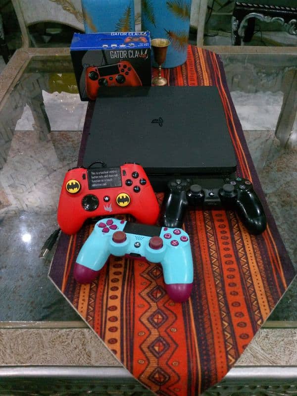 (Negotiable)PS4 Slim , 3 Popular CDs , Headset and one Free Controller 5