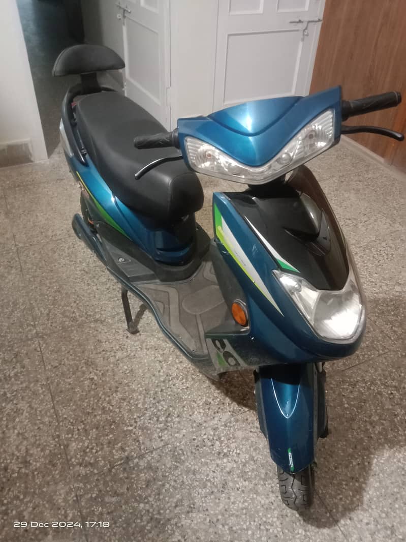 Electric scooty 4