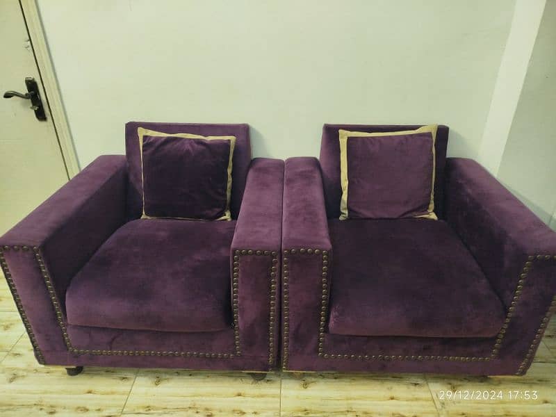 5 seater sofa for sale 0