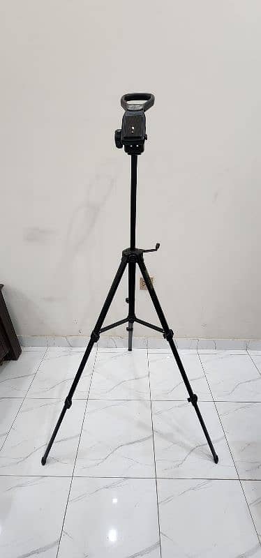 professional tripod stand 1