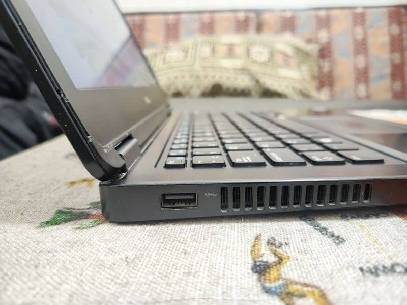 Dell Latitude E5270 - 8GB & 128GB 2