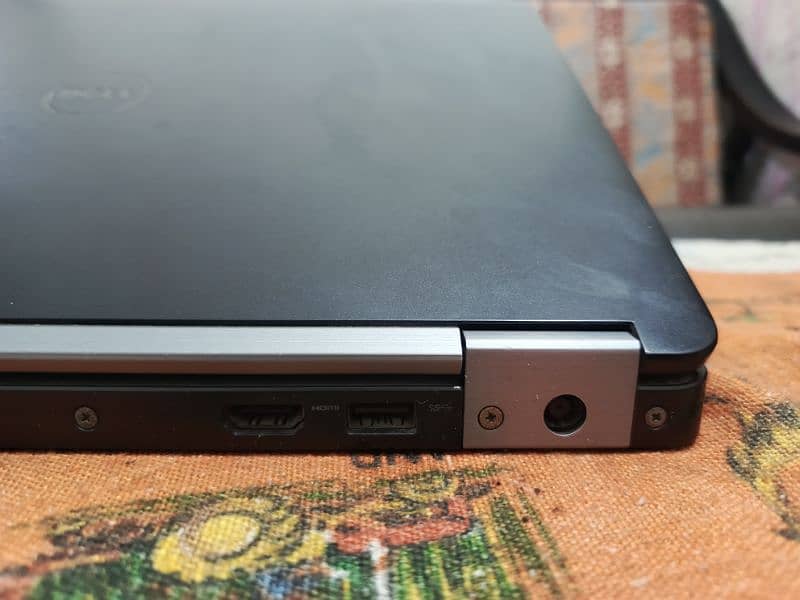 Dell Latitude E5270 - 8GB & 128GB 6