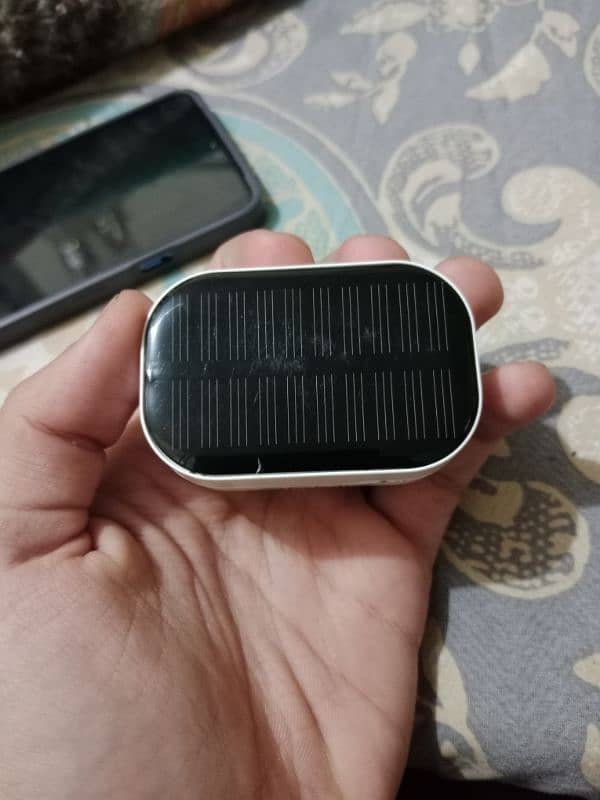 BEME Photon Buds Solar Powered 1