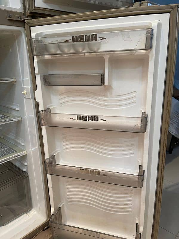 Dawlance Refrigerator or fridge 5