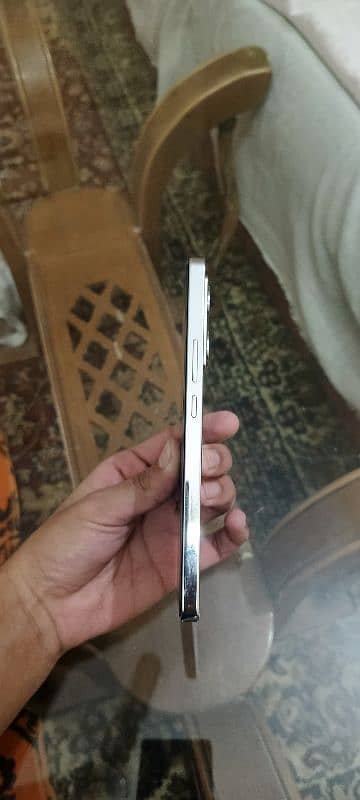 Infinix Note 40 16/256 BMW RACING SPECIAL EDITION SILVER 3