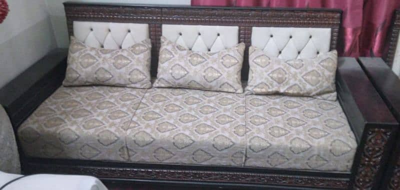 5 seater sofa set. 2