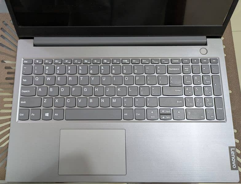 Lenovo ThinkBook 15 IIL G1 1