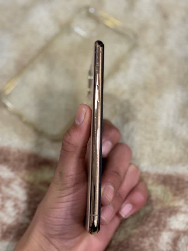 Apple iphone 11 pro max {non pta} 8