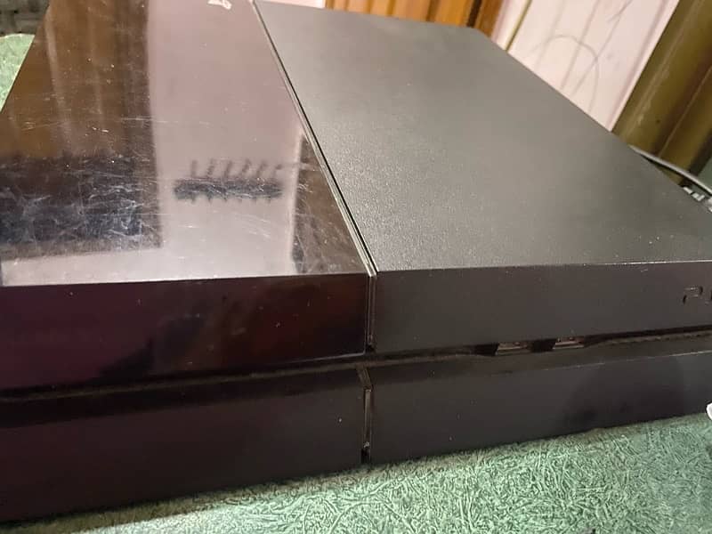 ps4 fat 500gb Russia version with two controllers 2