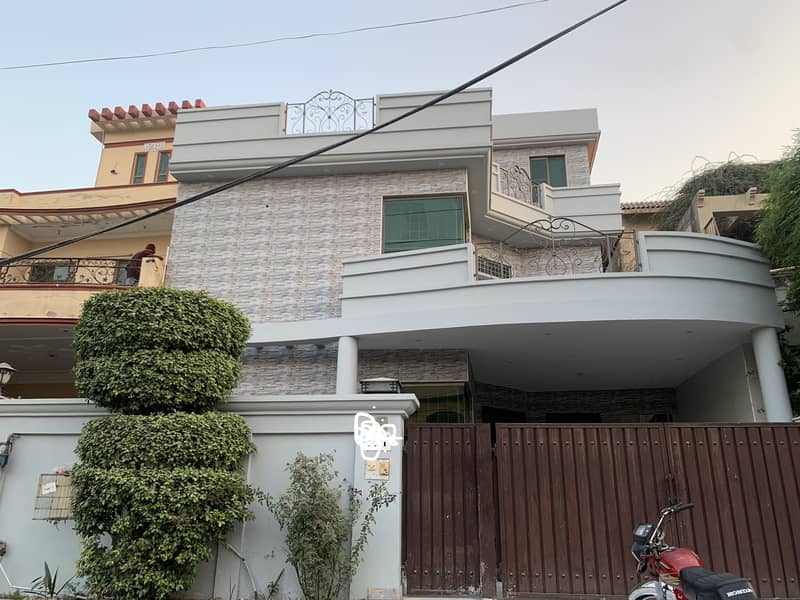 12 marla house for sale in johar town block P Semi Commerical (original picture) 60 feet road (walking distance near to Emporium) Hot location  Main apporced  Tile flooring  Double unit  Double kitchen 0