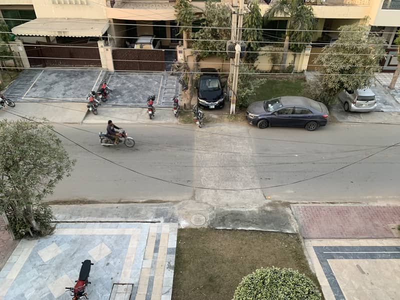 12 marla house for sale in johar town block P Semi Commerical (original picture) 60 feet road (walking distance near to Emporium) Hot location  Main apporced  Tile flooring  Double unit  Double kitchen 8