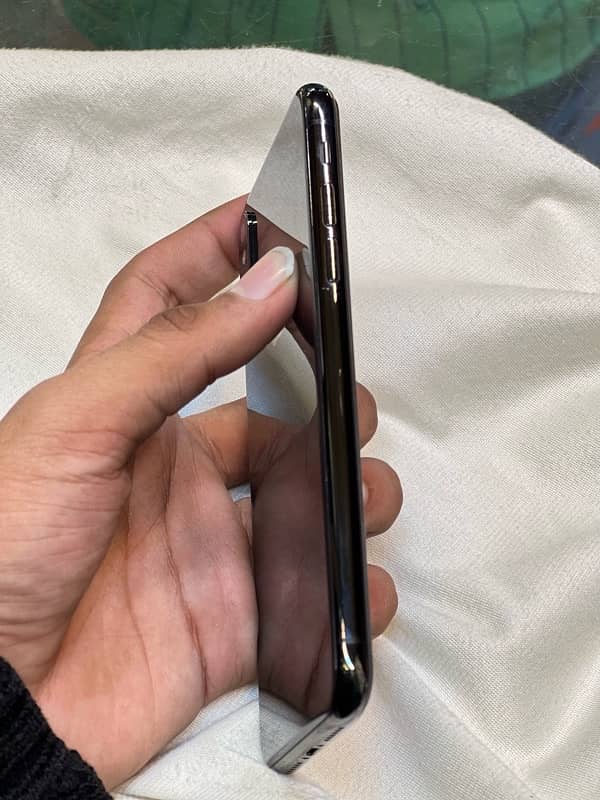 IPhone X 64Gb 4