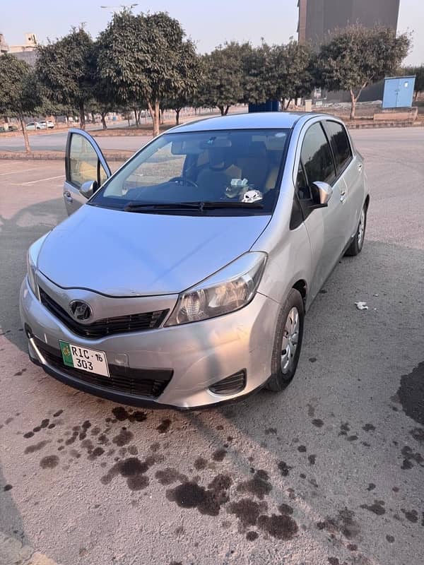 Toyota Vitz 2013 for sale 1000 cc 3