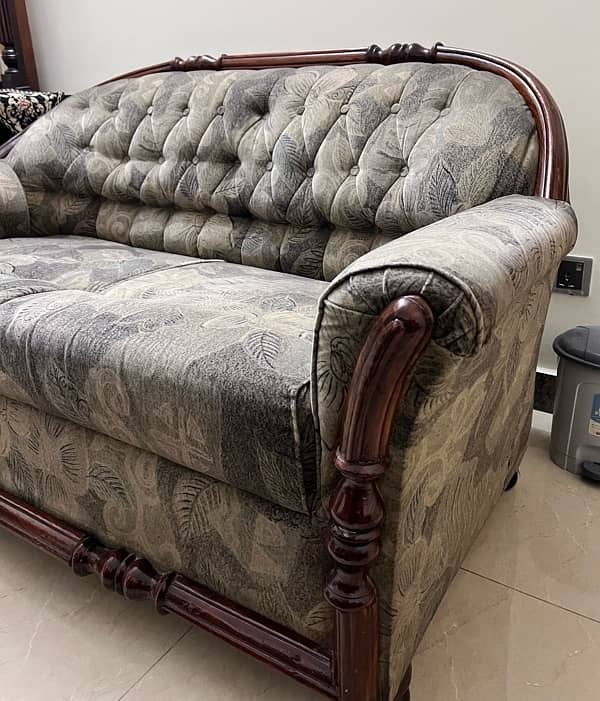 4 seater Sofa Set with side table for sale in Prestine Condition 0