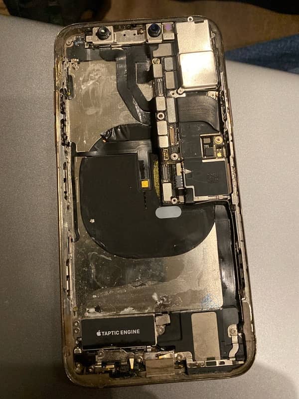 iphone xs for parts all parts available in reasonable rates 0