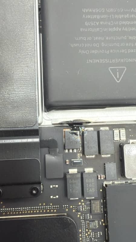 Macbook Pro 2021 ( IC Burnt ) 2