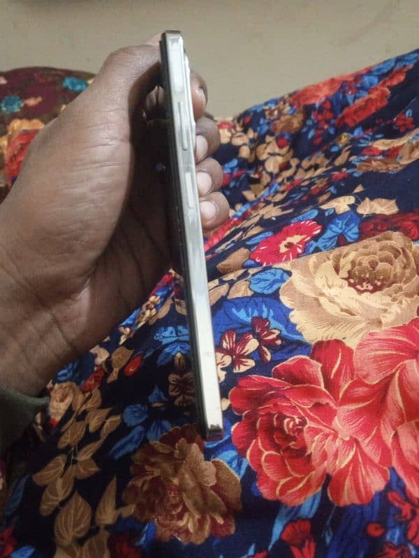 sell my mobile Infinix Hot 40i 4+4 gb 128 gb 3