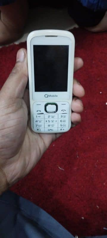 Q mobile E 4 0