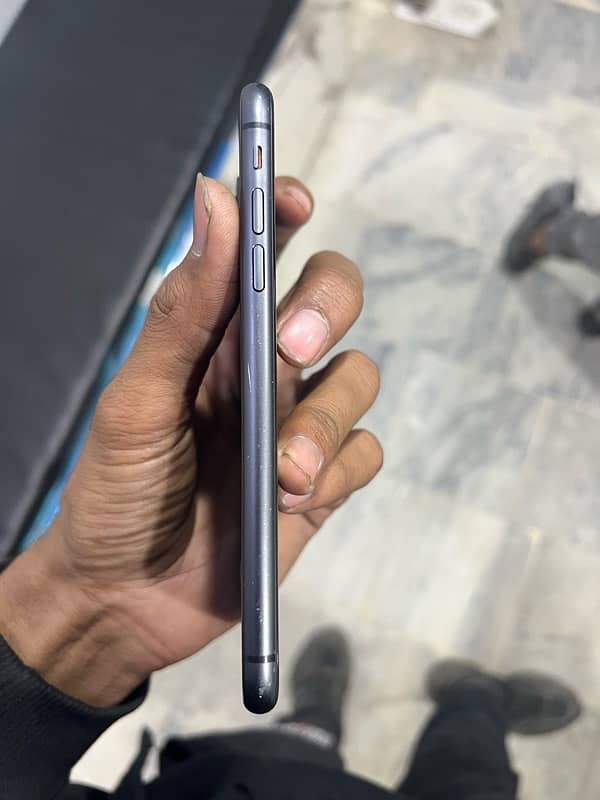 IPHONE 11 NON PTA 64GB 1