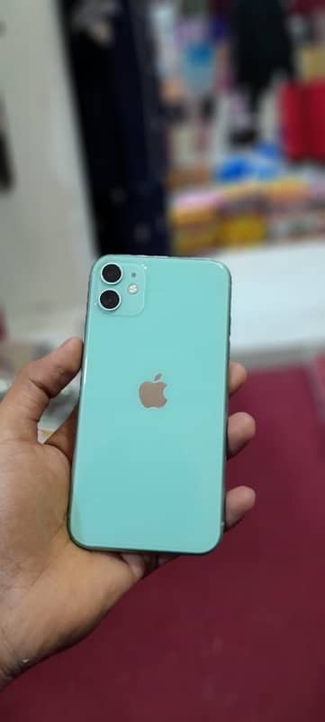 iphone 11 64 gb non pta sim time avalble 2 month wtsp 03244973986 7