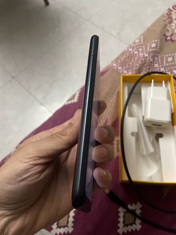 realme C21 3 gb and 32 gb 3