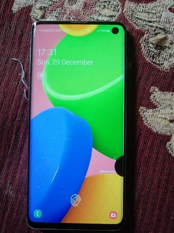 Galaxy S10 dual sim 8/128.1 dot low brightness pe blink karta hy 7