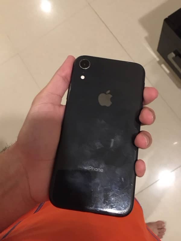 IPHONE XR FACTORY UNLOCKED 1