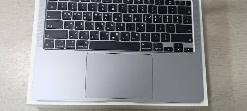 Apple Macbook Air M1 2020 13" 7