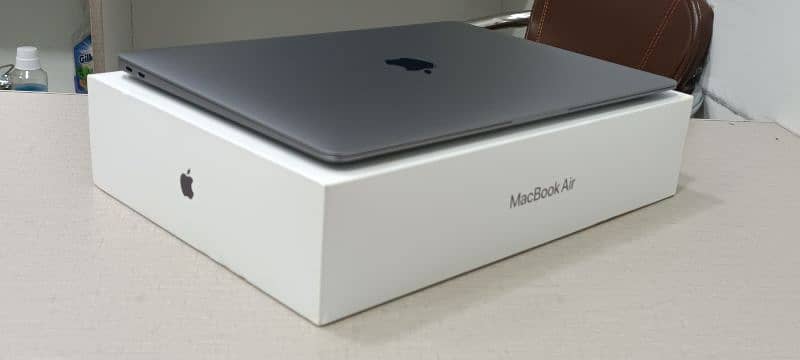 Apple Macbook Air M1 2020 13" 11