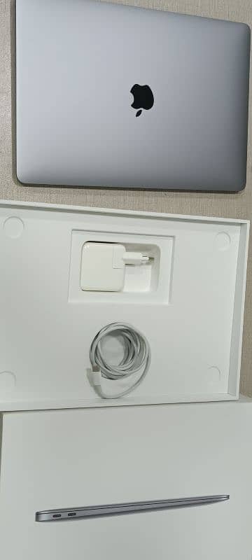 Apple Macbook Air M1 2020 13" 13