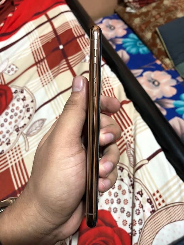 iphone 11 pro max Pta Approved with box 2