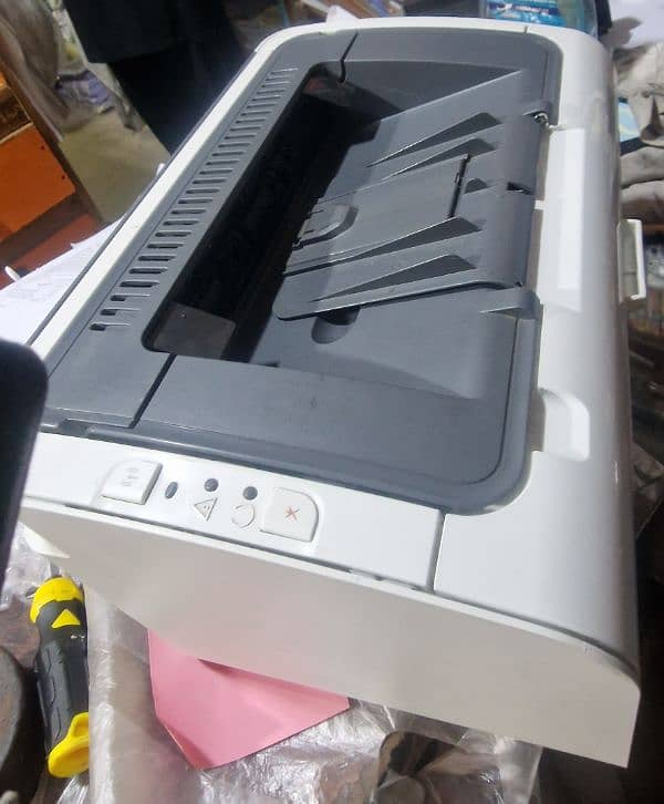 Hp laserjet pro m12w Printer 2