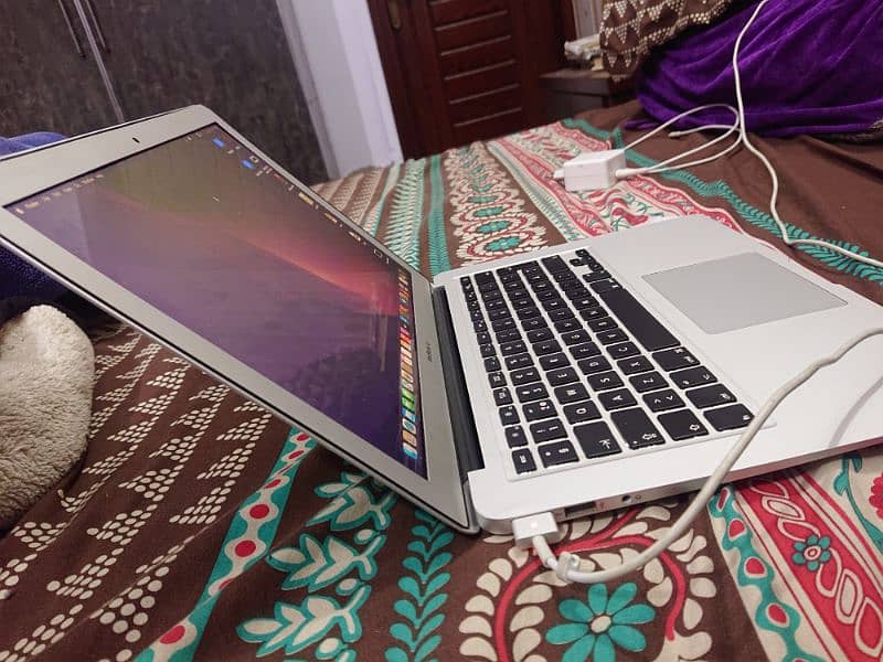 MacBook Air 2017 13.3 Inch, 8GB RAM, 250GB Storage, Good Condition 1