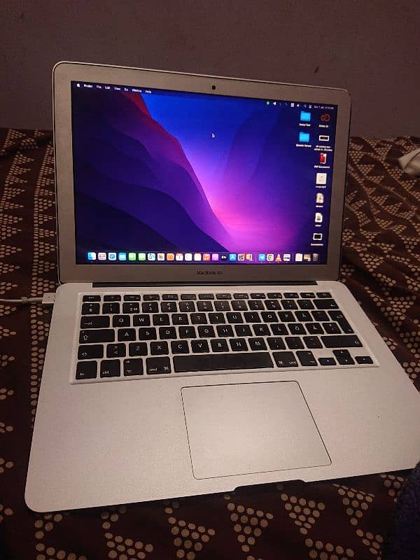 MacBook Air 2017 13.3 Inch, 8GB RAM, 250GB Storage, Good Condition 3