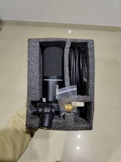 Selling Maono PD200X Podcast microphone.