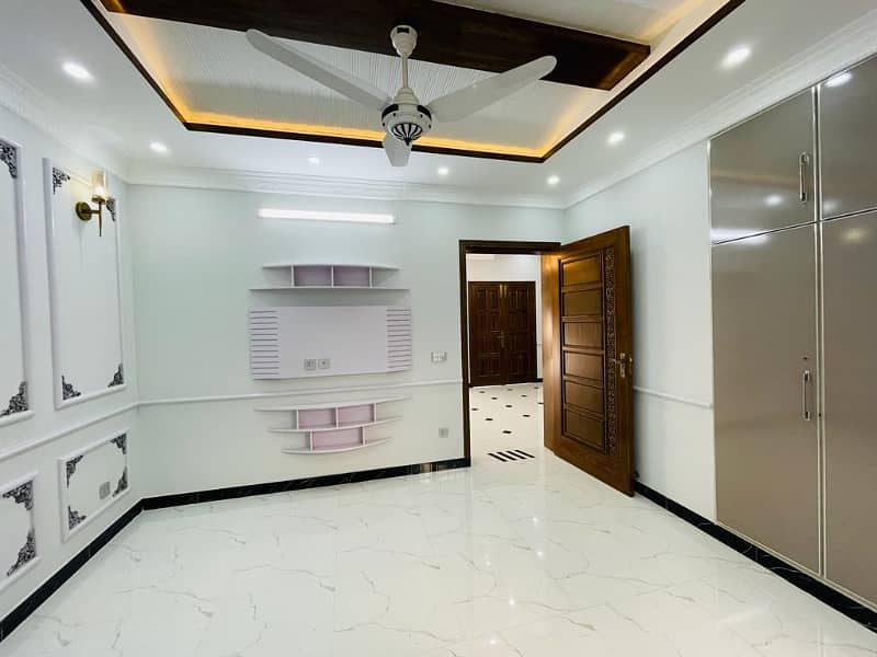 5 Marla New House For Rent In Sector D Bahria Town Lahore 5