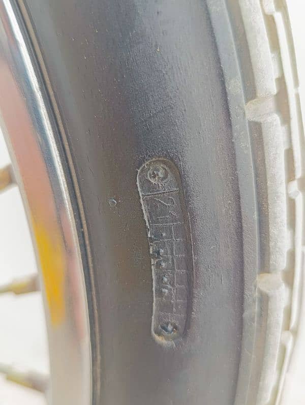 Honda 125 2021 Model Front back tyre be 21 ki hai genion  Contact & 3